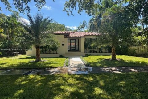 Купить виллу или дом в Корал-Гейблс, Флорида 3 спальни, 204.01м2, № 1949501 - фото 4