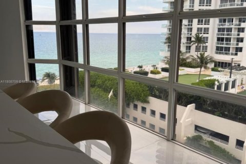 Condo in Miami Beach, Florida, 1 bedroom  № 2022513 - photo 5