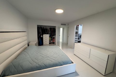 Condo in Miami Beach, Florida, 1 bedroom  № 2022513 - photo 11