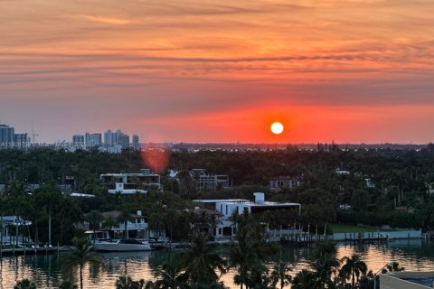 Condo in Miami Beach, Florida, 1 bedroom  № 2022513 - photo 1