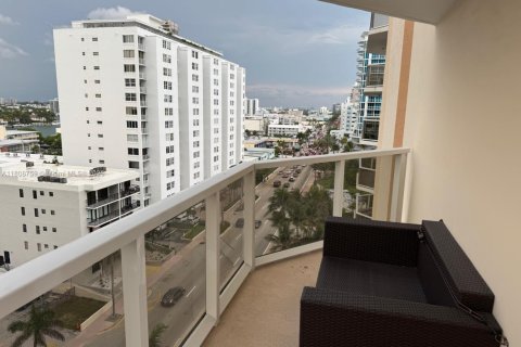 Condo in Miami Beach, Florida, 1 bedroom  № 2022513 - photo 19