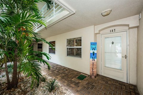 Condo in Saint Petersburg, Florida, 2 bedrooms  № 1871095 - photo 7