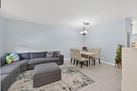 Touwnhouse à vendre à Homestead, Floride: 3 chambres, 141.58 m2 № 2186094 - photo 5