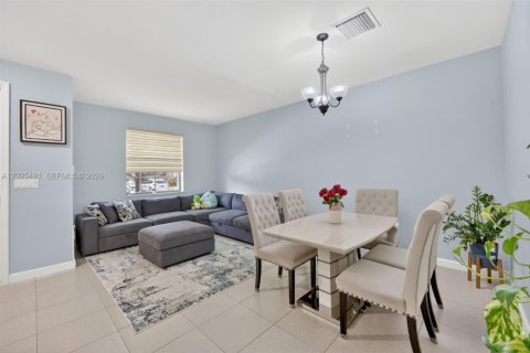 Touwnhouse à vendre à Homestead, Floride: 3 chambres, 141.58 m2 № 2186094 - photo 9