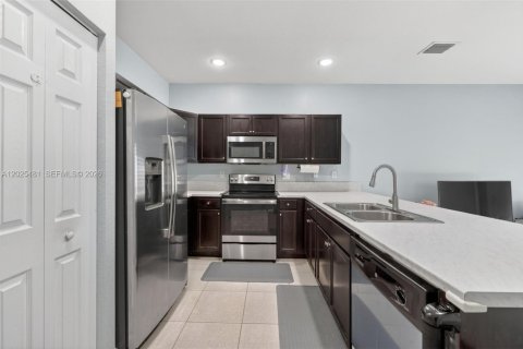 Touwnhouse à vendre à Homestead, Floride: 3 chambres, 141.58 m2 № 2186094 - photo 17