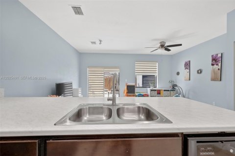Touwnhouse à vendre à Homestead, Floride: 3 chambres, 141.58 m2 № 2186094 - photo 16