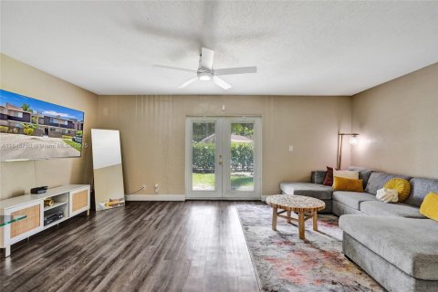 Touwnhouse à louer à North Lauderdale, Floride: 2 chambres, 115.38 m2 № 1936181 - photo 13