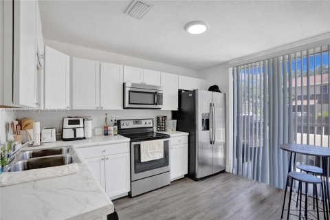 Touwnhouse à louer à North Lauderdale, Floride: 2 chambres, 115.38 m2 № 1936181 - photo 7