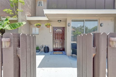 Touwnhouse à louer à North Lauderdale, Floride: 2 chambres, 115.38 m2 № 1936181 - photo 2