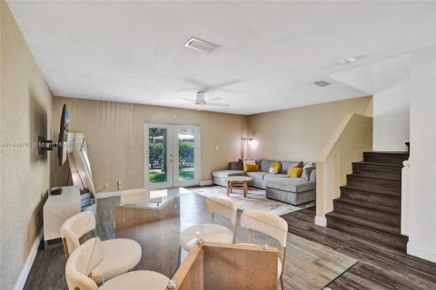 Touwnhouse à louer à North Lauderdale, Floride: 2 chambres, 115.38 m2 № 1936181 - photo 11