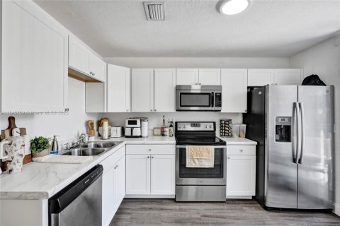 Touwnhouse à louer à North Lauderdale, Floride: 2 chambres, 115.38 m2 № 1936181 - photo 6