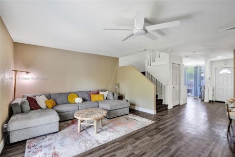 Touwnhouse à louer à North Lauderdale, Floride: 2 chambres, 115.38 m2 № 1936181 - photo 9