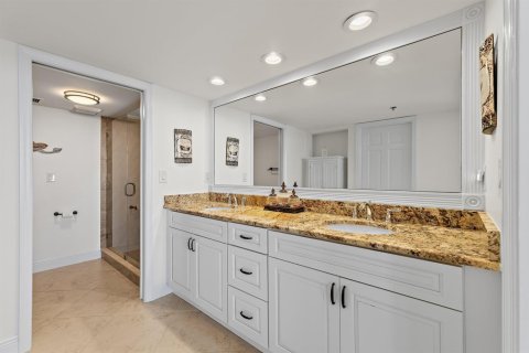 Condo in Juno Beach, Florida, 2 bedrooms  № 2184647 - photo 23