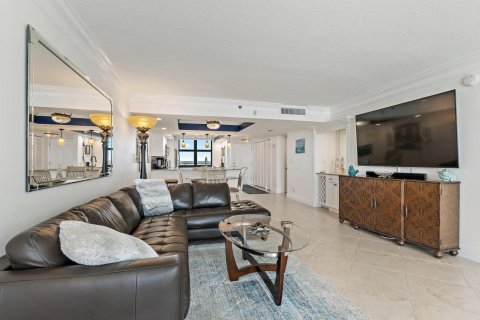 Condo in Juno Beach, Florida, 2 bedrooms  № 2184647 - photo 17