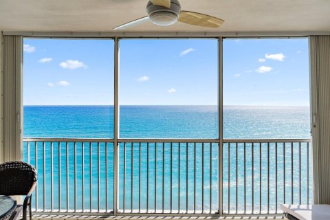 Condo in Juno Beach, Florida, 2 bedrooms  № 2184647 - photo 16