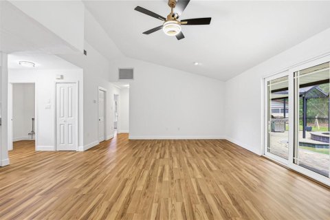 House in Fish Hawk, Florida 3 bedrooms, 148.36 sq.m. № 2158016 - photo 26