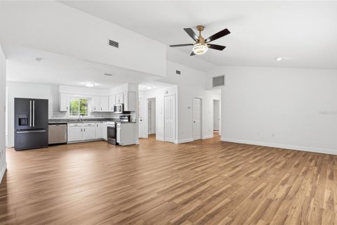 House in Fish Hawk, Florida 3 bedrooms, 148.36 sq.m. № 2158016 - photo 25