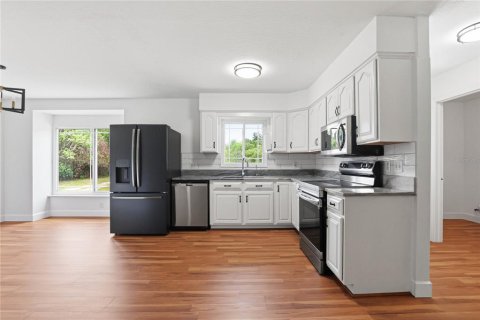 House in Fish Hawk, Florida 3 bedrooms, 148.36 sq.m. № 2158016 - photo 23