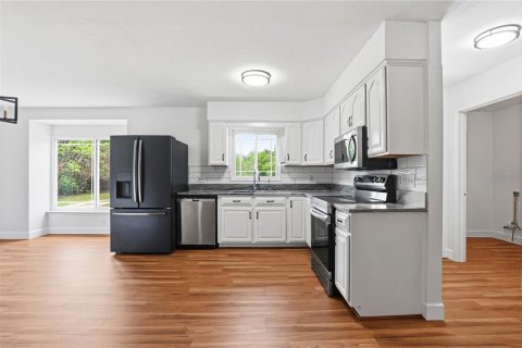 House in Fish Hawk, Florida 3 bedrooms, 148.36 sq.m. № 2158016 - photo 24