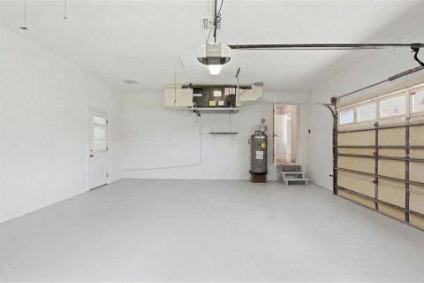 House in Fish Hawk, Florida 3 bedrooms, 148.36 sq.m. № 2158016 - photo 13