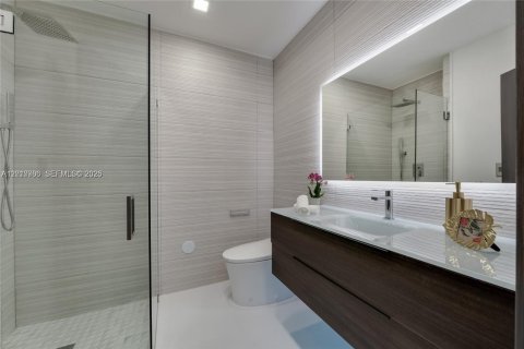 House in Palmetto Bay, Florida 4 bedrooms, 225.38 sq.m. № 2073733 - photo 14