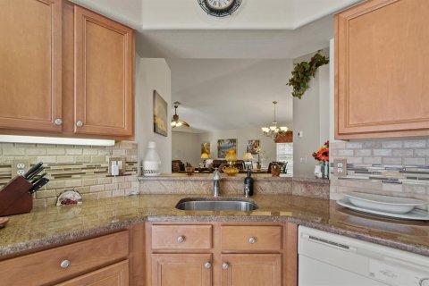 House in Land O' Lakes, Florida 3 bedrooms, 169.08 sq.m. № 2098106 - photo 19