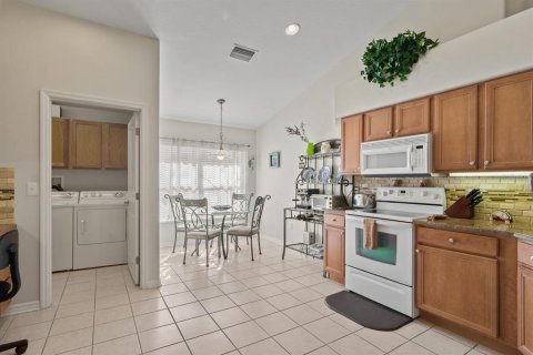 House in Land O' Lakes, Florida 3 bedrooms, 169.08 sq.m. № 2098106 - photo 16
