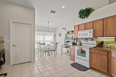House in Land O' Lakes, Florida 3 bedrooms, 169.08 sq.m. № 2098106 - photo 17