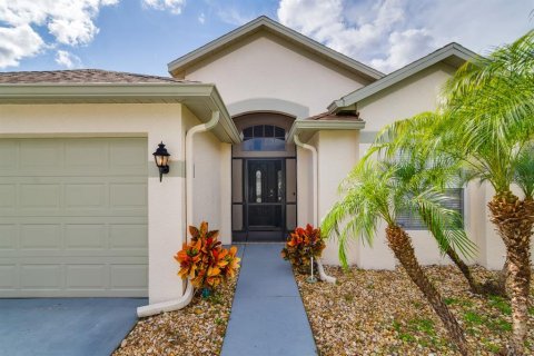 House in Land O' Lakes, Florida 3 bedrooms, 169.08 sq.m. № 2098106 - photo 5