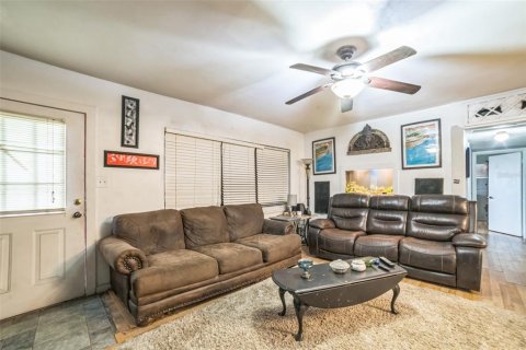 House in Apopka, Florida 3 bedrooms, 110.46 sq.m. № 1905803 - photo 6