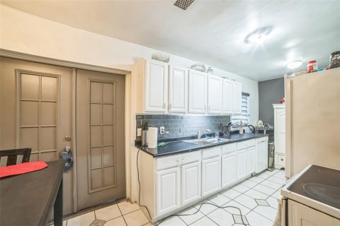 House in Apopka, Florida 3 bedrooms, 110.46 sq.m. № 1905803 - photo 10