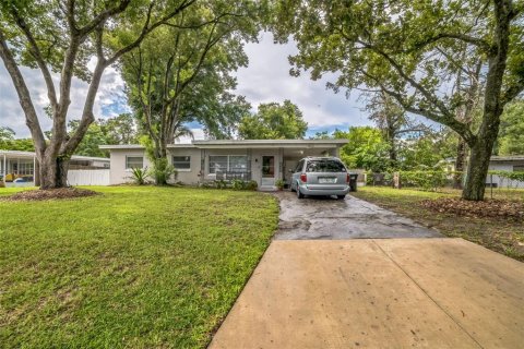 House in Apopka, Florida 3 bedrooms, 110.46 sq.m. № 1905803 - photo 1