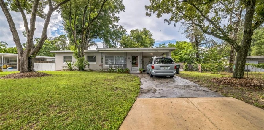 House in Apopka, Florida 3 bedrooms, 110.46 sq.m. № 1905803