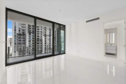 Condo in Miami, Florida, 2 bedrooms  № 2052744 - photo 16