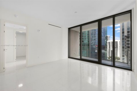 Condo in Miami, Florida, 2 bedrooms  № 2052744 - photo 15
