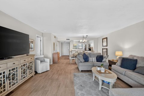Copropriété à vendre à Palm Beach Gardens, Floride: 2 chambres, 120.77 m2 № 2407723 - photo 7