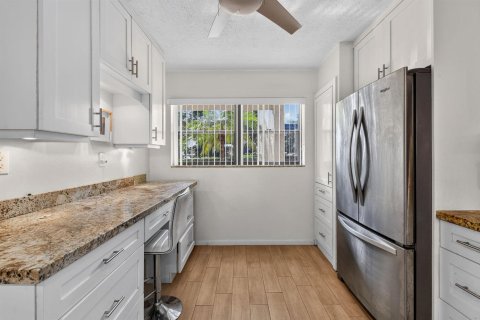 Copropriété à vendre à Palm Beach Gardens, Floride: 2 chambres, 120.77 m2 № 2407723 - photo 14