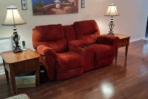 Condo in Pinellas Park, Florida, 1 bedroom № 2122896 - photo 2