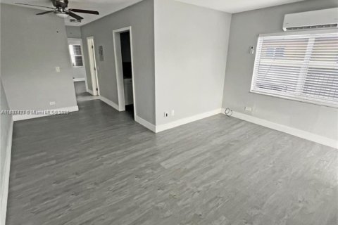Immobilier commercial à vendre à Miami, Floride: 118.91 m2 № 2014487 - photo 16