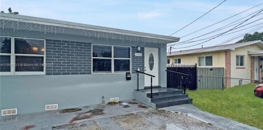 Immobilier commercial à Miami, Floride 118.91 m2 № 2014487