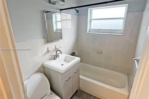 Immobilier commercial à vendre à Miami, Floride: 118.91 m2 № 2014487 - photo 14