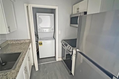 Immobilier commercial à vendre à Miami, Floride: 118.91 m2 № 2014487 - photo 9