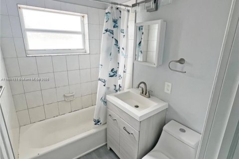 Immobilier commercial à vendre à Miami, Floride: 118.91 m2 № 2014487 - photo 15