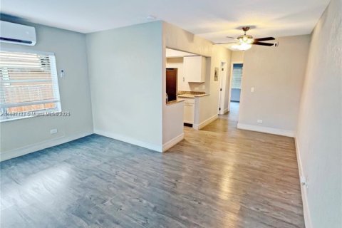 Immobilier commercial à vendre à Miami, Floride: 118.91 m2 № 2014487 - photo 7