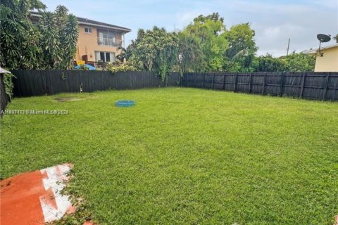 Immobilier commercial à vendre à Miami, Floride: 118.91 m2 № 2014487 - photo 4