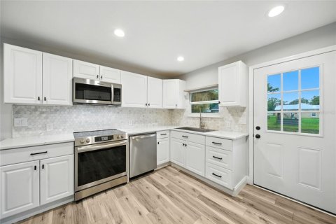 Casa en venta en Auburndale, Florida, 2 dormitorios, 87.33 m2 № 1899893 - foto 11