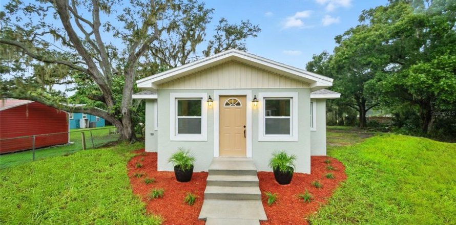 House in Auburndale, Florida 2 bedrooms, 87.33 sq.m. № 1899893