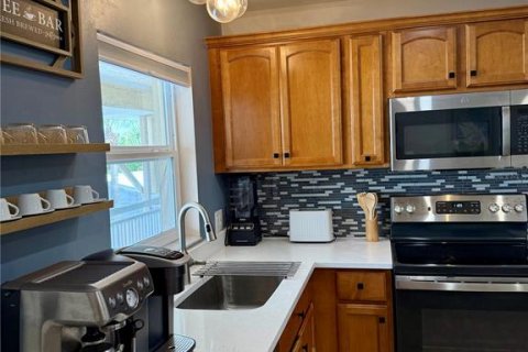 Condominio en alquiler en Saint Pete Beach, Florida, 1 dormitorio, 72 m2 № 1906735 - foto 8