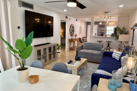 Condominio en alquiler en Saint Pete Beach, Florida, 1 dormitorio, 72 m2 № 1906735 - foto 6