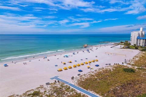 Condominio en alquiler en Saint Pete Beach, Florida, 1 dormitorio, 72 m2 № 1906735 - foto 3
